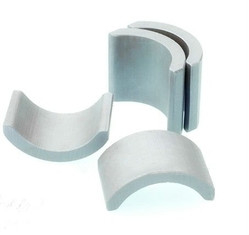 ποιότητας  SrO 6Fe2O3 Ferrite Arc Magnet Electric For 750 550 Electric Tool εργοστάσιο