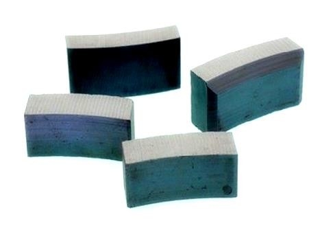 Ferrite SrO 6Fe2O3 γκρίζα μορφή τμήματος κεραμιδιών ή τόξων ξυλάνθρακα μαγνητών φραγμών