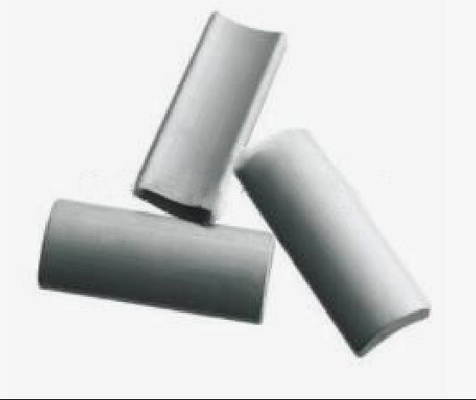 Μεγάλος μόνιμος Ferrite μαγνήτης ISO9001 για την αυτοκινητική μηχανή εκκινητών 1.0W 1.7W