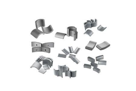 Ferrite SrO 6Fe2O3 μαγνήτης ISO TS16949 τόξων για τα αυτοκίνητα που αντλούν τις μηχανές