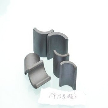 Ferrite μηχανών ανεμιστήρων θερμαντικών σωμάτων μαγνητικό BR 430 ΑΜ SrO 6Fe2O3 πυρήνων