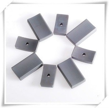 Μόνιμος Ferrite Genarator μαγνήτης για το γενικό τμήμα τόξων κεραμιδιών φύλλων
