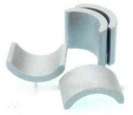 Μόνιμος μαγνήτης υψηλής καταναγκαστικότητας από φεριτίνη με αντοχή σε υψηλές θερμοκρασίες