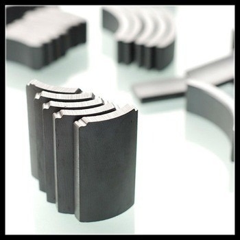 Μόνιμος Ferrite μαγνήτης ΣΥΝΕΧΩΝ μηχανών μαγνητών μηχανών για τους εκκινητές 135cc 250cc