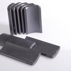Ferrite μηχανών παραθύρων Ferrite στροντίου ξυλάνθρακα μαγνητών 6Fe2O3 γκρίζος μαγνήτης